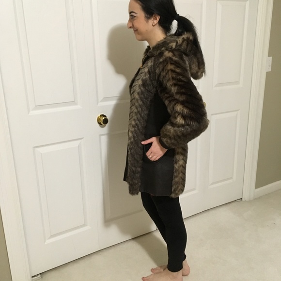 Raccoon Jacket with Hood - Picture 2 of 5